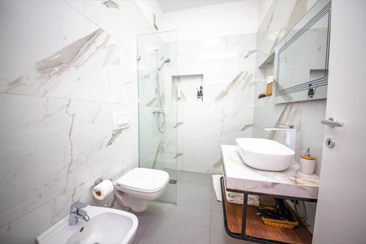 Green Terrace Apartment 4 ติรานา ภายนอก รูปภาพ